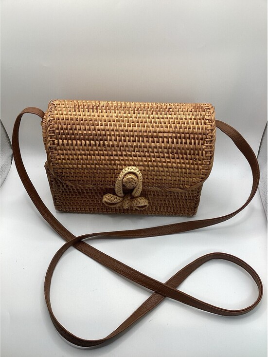 Modcloth Handbags - Modcloth Cute Handmade Hard Body Woven Bag Purse Tan Faux Leather Strap B7